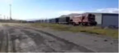Çin'den yola çıkan 1056 metrelik yük treni Kocaeli'ye ulaştı Çin'den yola çıkan 1056 metrelik yük treni Kocaeli'ye ulaştı