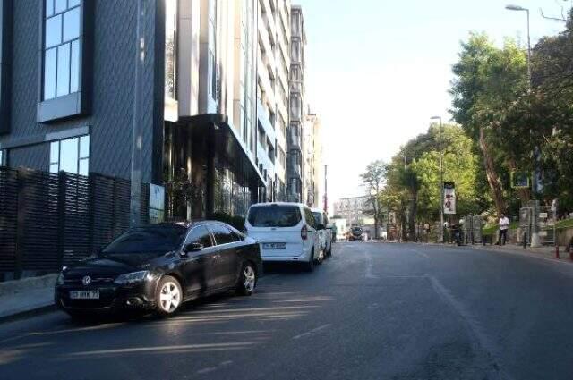 Değnekçi tarafından saldırıya uğradı, kanlar içinde saldırganları aradı Değnekçi tarafından saldırıya uğradı, kanlar içinde saldırganları aradı