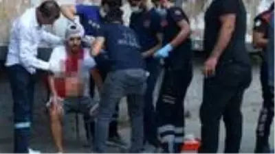 İstanbul'da değnekçi terörü! Kendisine para vermeyen adamı kalbinden bıçakladı İstanbul'da değnekçi terörü! Kendisine para vermeyen adamı kalbinden bıçakladı