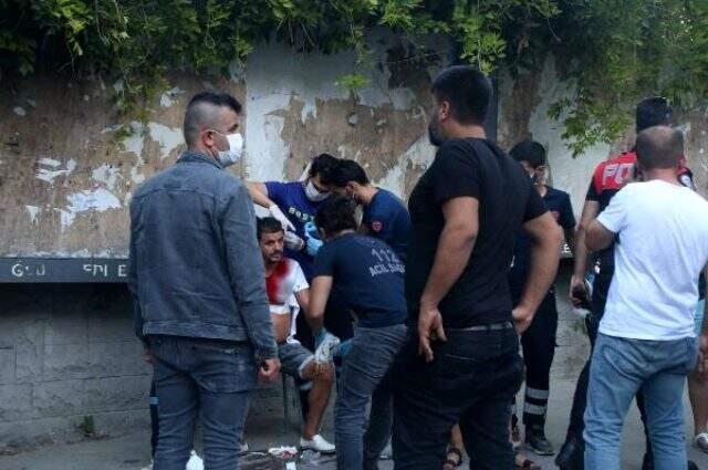 Değnekçi tarafından saldırıya uğradı, kanlar içinde saldırganları aradı Değnekçi tarafından saldırıya uğradı, kanlar içinde saldırganları aradı
