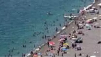 Deniz suyu sıcaklığı hava sıcaklığıyla eşitlendi, Antalya denize döküldü Deniz suyu sıcaklığı hava sıcaklığıyla eşitlendi, Antalya denize döküldü