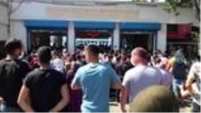 Eminönü iskelesinde bayram yoğunluğu Eminönü iskelesinde bayram yoğunluğu