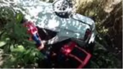 Gezintiye çıkan kuzenlerin otomobili uçuruma yuvarlandı: 5 yaralı Gezintiye çıkan kuzenlerin otomobili uçuruma yuvarlandı: 5 yaralı