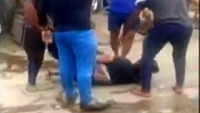 Hindistan'da aracında inek eti taşıdığı iddia edilen Müslüman genç, linç edildi