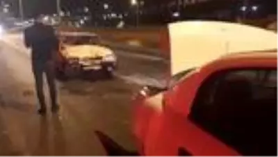 İki otomobil çarpıştı: 4 yaralı İki otomobil çarpıştı: 4 yaralı