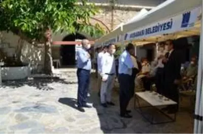 Kuşadası'nda resmi bayramlaşma Kervansaray'da yapıldı Kuşadası'nda resmi bayramlaşma Kervansaray'da yapıldı