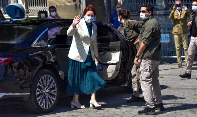 Meral Akşener, Ayasofya Camii'nde namaz kıldı Meral Akşener, Ayasofya Camii'nde namaz kıldı