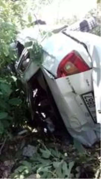 Mersin'de dereye uçan otomobildeki 5 kuzen yaralandı Mersin'de dereye uçan otomobildeki 5 kuzen yaralandı