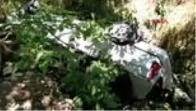 MERSİN Gezintiye çıkan kuzenlerin otomobili uçuruma yuvarlandı: 5 yaralı MERSİN Gezintiye çıkan kuzenlerin otomobili uçuruma yuvarlandı: 5 yaralı