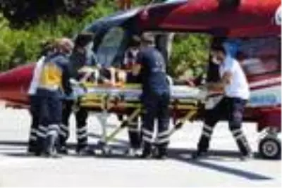 Otomobil şarampole devrildi: 1 ölü, 3 yaralı Otomobil şarampole devrildi: 1 ölü, 3 yaralı