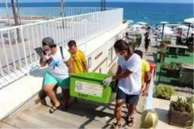 Son dakika haberi! Sahilde yüzen tatilcilere caretta caretta sürprizi Son dakika haberi! Sahilde yüzen tatilcilere caretta caretta sürprizi