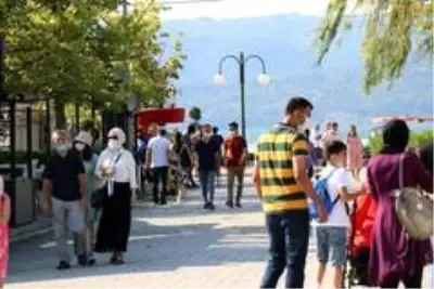 Sakarya'nın gözdesi Sapanca Gölü'ne bayramda yoğun ilgi Sakarya'nın gözdesi Sapanca Gölü'ne bayramda yoğun ilgi