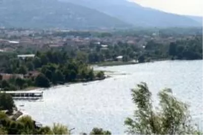 Sakarya'nın gözdesi Sapanca Gölü'ne bayramda yoğun ilgi Sakarya'nın gözdesi Sapanca Gölü'ne bayramda yoğun ilgi