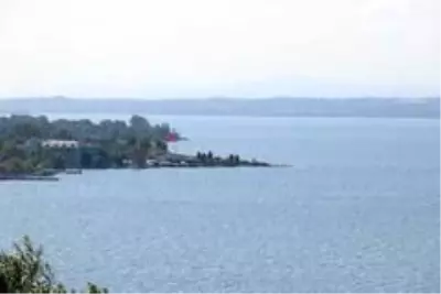 Sakarya'nın gözdesi Sapanca Gölü'ne bayramda yoğun ilgi Sakarya'nın gözdesi Sapanca Gölü'ne bayramda yoğun ilgi