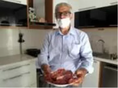Sosyal mesafeye dikkat çekmek için kurban etini dronla gönderdi Sosyal mesafeye dikkat çekmek için kurban etini dronla gönderdi
