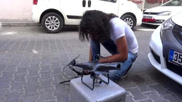 Sosyal mesafeye farkındalık yaratmak için kurban etini uçurdu Sosyal mesafeye farkındalık yaratmak için kurban etini uçurdu