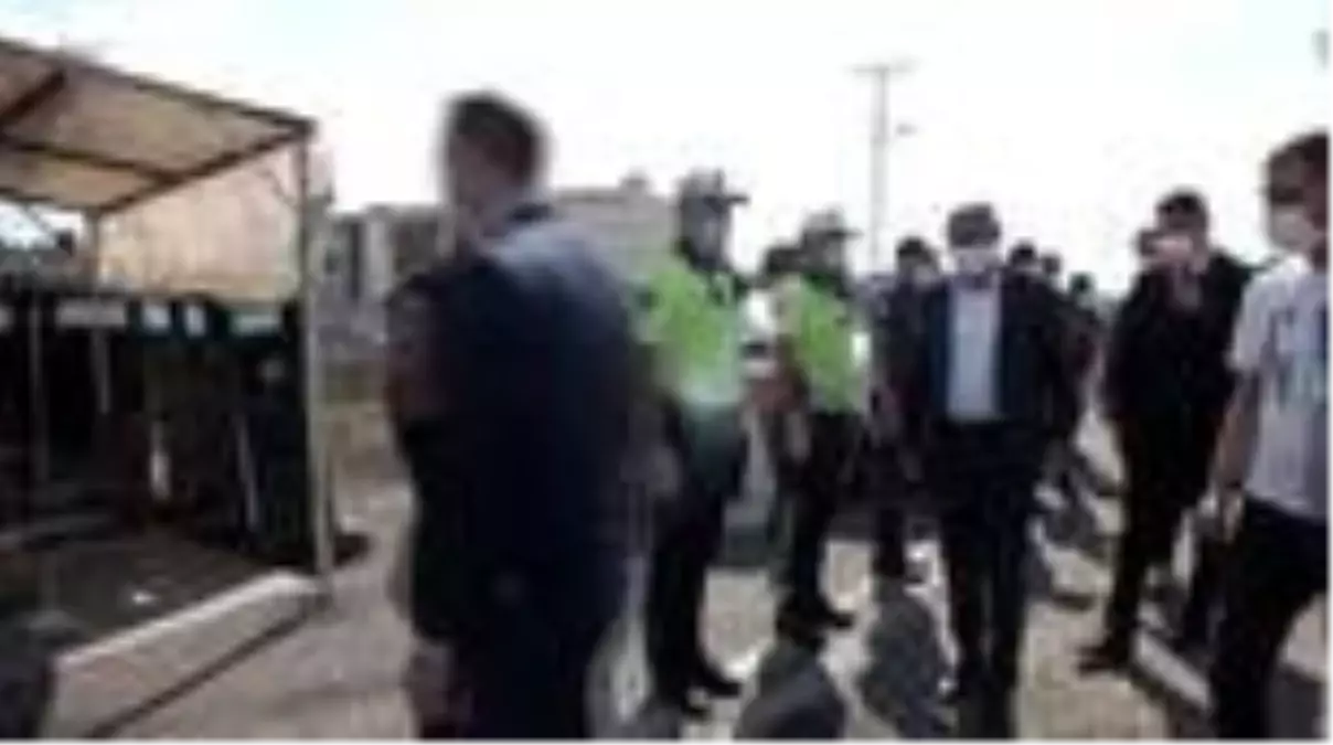 Trafik uygulamasında vatandaşlara bayram şekeri