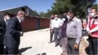 AK Parti Genel Başkan Yardımcısı Ünal'dan şehit ailesine ziyaret AK Parti Genel Başkan Yardımcısı Ünal'dan şehit ailesine ziyaret
