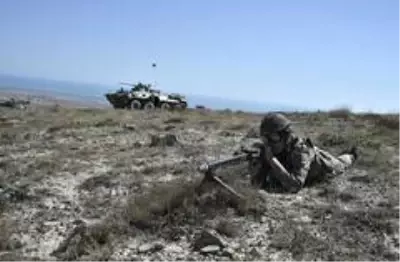 Azerbaycan-Türkiye ortak askeri tatbikatları zırhlı birliklerle devam ediyor Azerbaycan-Türkiye ortak askeri tatbikatları zırhlı birliklerle devam ediyor