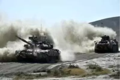 Azerbaycan-Türkiye ortak askeri tatbikatları zırhlı birliklerle devam ediyor Azerbaycan-Türkiye ortak askeri tatbikatları zırhlı birliklerle devam ediyor