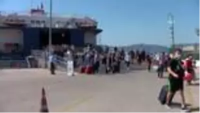 Bandırma'da tatilcilerin dönüş yoğunluğu - BALIKESİR Bandırma'da tatilcilerin dönüş yoğunluğu - BALIKESİR