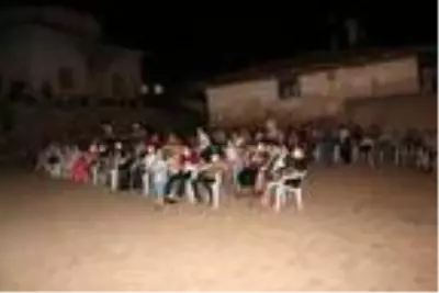 'Bayram Köye Döndü' belgeseli, çekildiği köyde izleyici ile buluştu 'Bayram Köye Döndü' belgeseli, çekildiği köyde izleyici ile buluştu