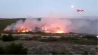 ÇANAKKALE Bozcaada'da makilik alanda yangın -2 ÇANAKKALE Bozcaada'da makilik alanda yangın -2