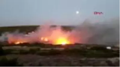ÇANAKKALE Bozcaada'da makilik alanda yangın -2 ÇANAKKALE Bozcaada'da makilik alanda yangın -2