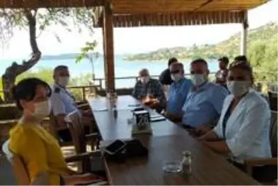 Çeşme protokolünden şehit yakını ve gazilere bayram ziyareti Çeşme protokolünden şehit yakını ve gazilere bayram ziyareti
