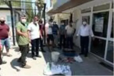 Elektrik kesintisi kurban etlerinin, çöpe atılmasına neden oldu (2) Elektrik kesintisi kurban etlerinin, çöpe atılmasına neden oldu (2)