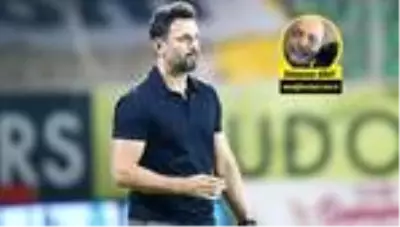 Fenerbahçe'nin yeni hocası olması beklenen Erol Bulut, 4 ismin transferini istedi Fenerbahçe'nin yeni hocası olması beklenen Erol Bulut, 4 ismin transferini istedi