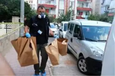 Evinde ölü bulunan genç kadının erkek arkadaşı gözaltında Evinde ölü bulunan genç kadının erkek arkadaşı gözaltında
