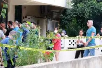 Evinde ölü bulunan genç kadının erkek arkadaşı gözaltında Evinde ölü bulunan genç kadının erkek arkadaşı gözaltında