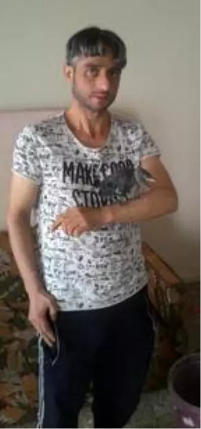 Psikolojik sorunları olan adam, evinin balkonunda kendisini iple çamaşır demirine astı Psikolojik sorunları olan adam, evinin balkonunda kendisini iple çamaşır demirine astı