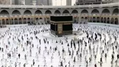Hacılar veda tavafı için Mescid-i Haram'da Hacılar veda tavafı için Mescid-i Haram'da