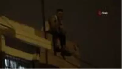 Hasmı kapıya dayanınca dama çıkıp intihara kalkıştı Hasmı kapıya dayanınca dama çıkıp intihara kalkıştı