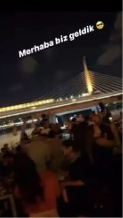 İstanbul Boğazı'nda 'yüzen kulüplerde' salgına rağmen yat partileri kamerada İstanbul Boğazı'nda 'yüzen kulüplerde' salgına rağmen yat partileri kamerada