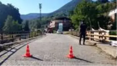 Karabük'te pozitif vakaların görüldüğü Değirmenyanı köyü karantina altına alındı Karabük'te pozitif vakaların görüldüğü Değirmenyanı köyü karantina altına alındı