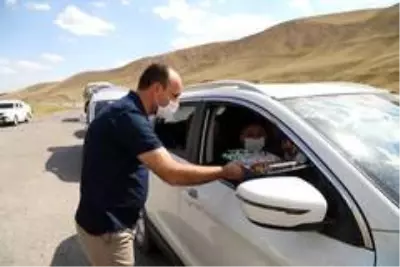 Son dakika 3. sayfa: Kaymakam Solak trafik denetimi yaptı Son dakika 3. sayfa: Kaymakam Solak trafik denetimi yaptı