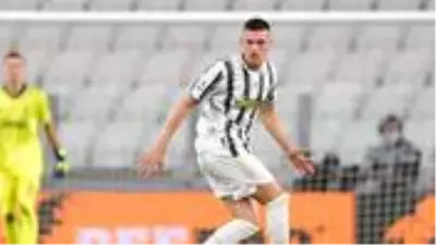 Merih Demiral, yaklaşık 7 ay sonra yine bir Roma maçıyla sahalara geri döndü Merih Demiral, yaklaşık 7 ay sonra yine bir Roma maçıyla sahalara geri döndü