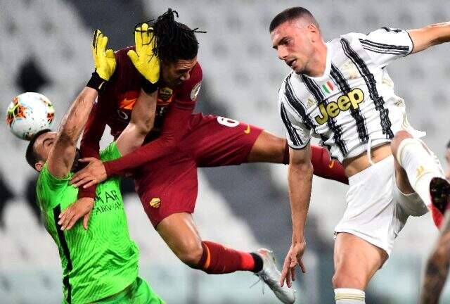 Merih Demiral, yaklaşık 7 ay sonra yine bir Roma maçıyla sahalara geri döndü Merih Demiral, yaklaşık 7 ay sonra yine bir Roma maçıyla sahalara geri döndü