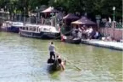 Porsuk Çayı'nda bayram yoğunluğu Porsuk Çayı'nda bayram yoğunluğu