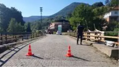 Karabük'te pozitif vakaların görüldüğü Değirmenyanı köyü karantina altına alındı Karabük'te pozitif vakaların görüldüğü Değirmenyanı köyü karantina altına alındı