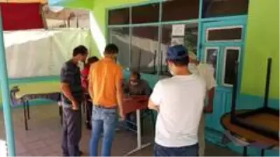 Karabük'te pozitif vakaların görüldüğü Değirmenyanı köyü karantina altına alındı Karabük'te pozitif vakaların görüldüğü Değirmenyanı köyü karantina altına alındı