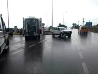 Samsun'da kavşakta kaza: 10 yaralı Samsun'da kavşakta kaza: 10 yaralı