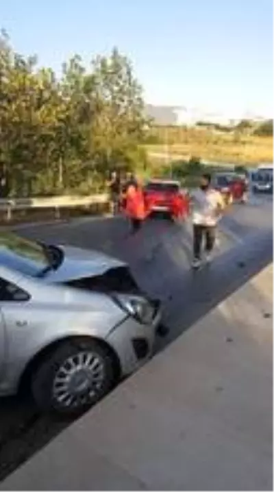Silivri'de zincirleme trafik kazası: 18 yaralı Silivri'de zincirleme trafik kazası: 18 yaralı