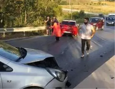 Silivri'de zincirleme trafik kazası: 18 yaralı Silivri'de zincirleme trafik kazası: 18 yaralı