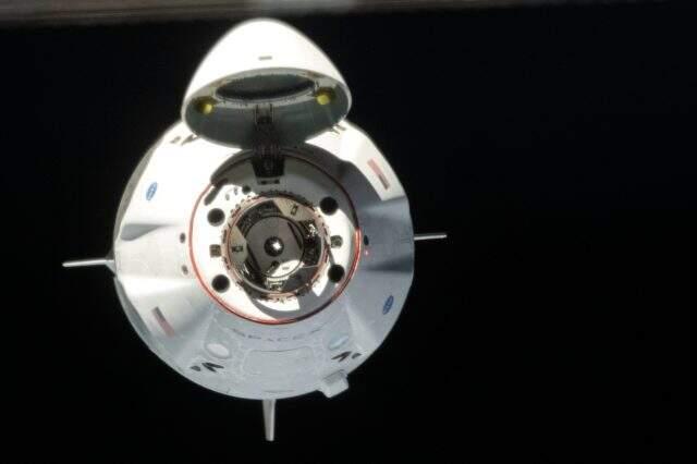 SpaceX'in uzaya gönderdiği NASA astronotları, Dünya'ya başarılı bir şekilde iniş yaptı SpaceX'in uzaya gönderdiği NASA astronotları, Dünya'ya başarılı bir şekilde iniş yaptı