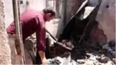 Tadilat yaptırdığı evi orman yangınında kül oldu Tadilat yaptırdığı evi orman yangınında kül oldu