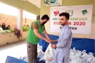Türk hayırseverlerden yaklaşık 4 milyon kişiye kurban yardımı Türk hayırseverlerden yaklaşık 4 milyon kişiye kurban yardımı